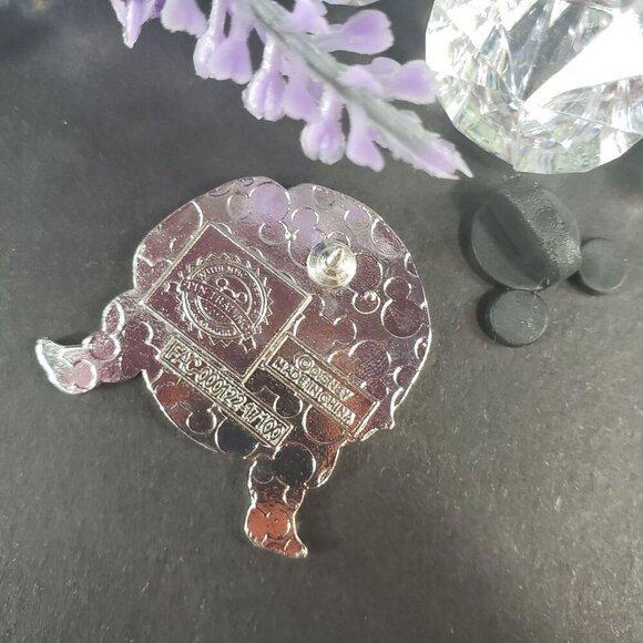 Disney Anna Frozen Trading Pin Princess Emoji Badge Lapel Pin Brooch Jewelry Pin - Picture 3 of 5